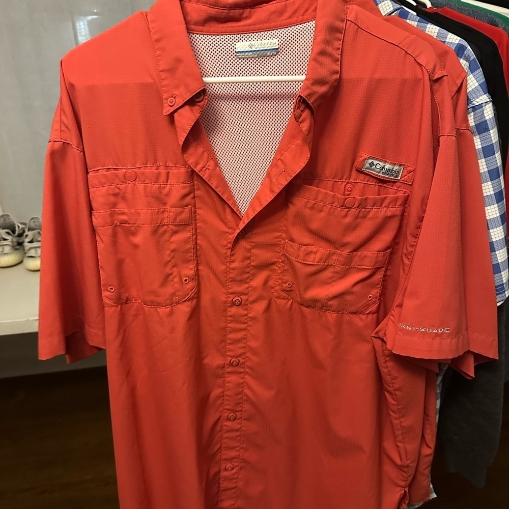 Columbia Red Short Sleeve Shirt